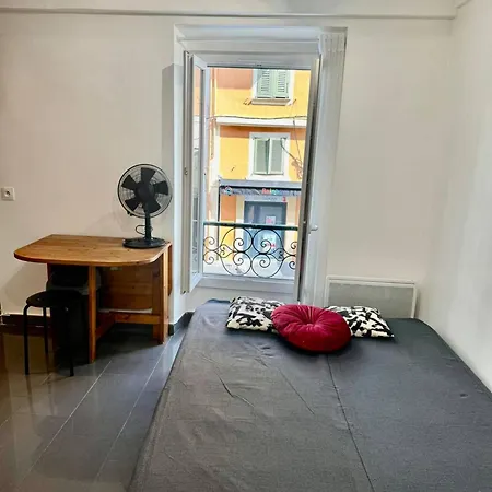 Appartement Port Bonaparte Place Du Pin